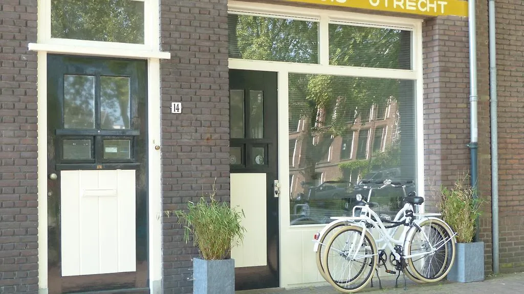 Bed & Breakfast Aan De Singel Van Utrecht Holland